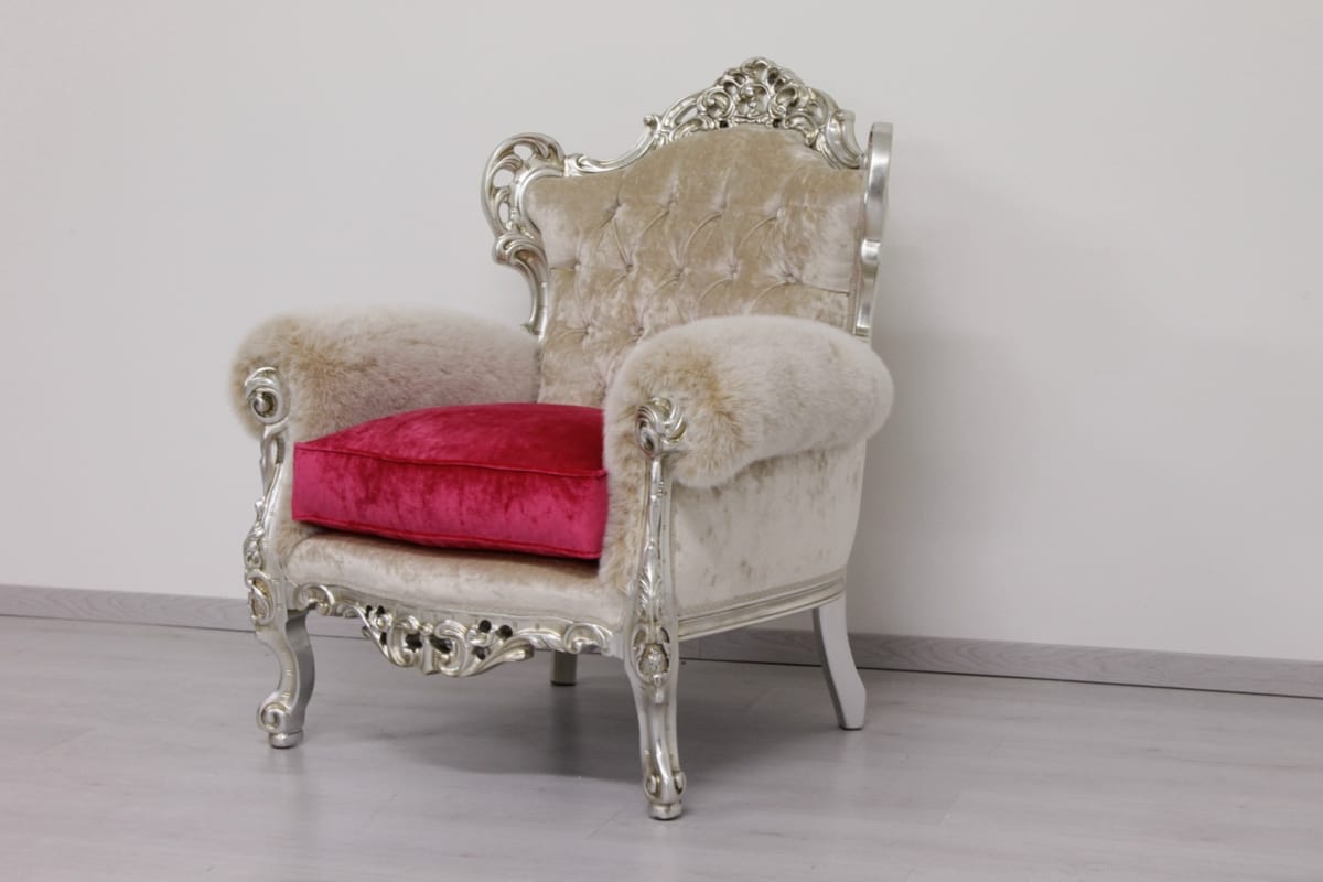 Stradivari fabric, Spacious baroque armchair, in red fabric