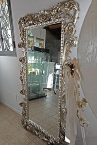 Loto big, Rectangular mirror with gold leaf finishing