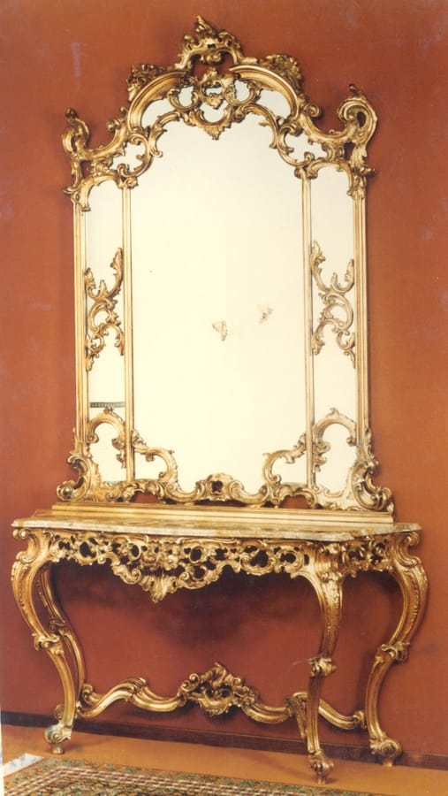 560 mirror, Baroque style mirror, with hand carved frame
