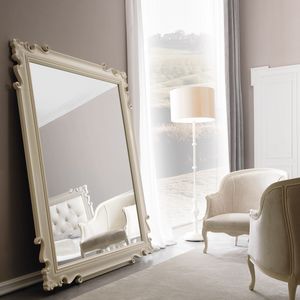 Juliette Art. 379, Mirror with carved frame