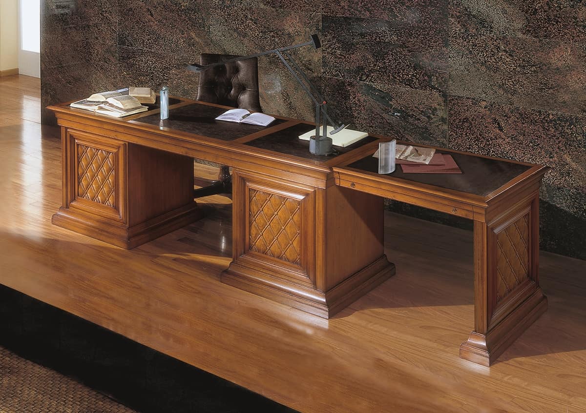 Classical directional writing desk | IDFdesign