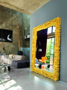 Mirror of Love, Mirror with frame rich in complex details in the Baroque style