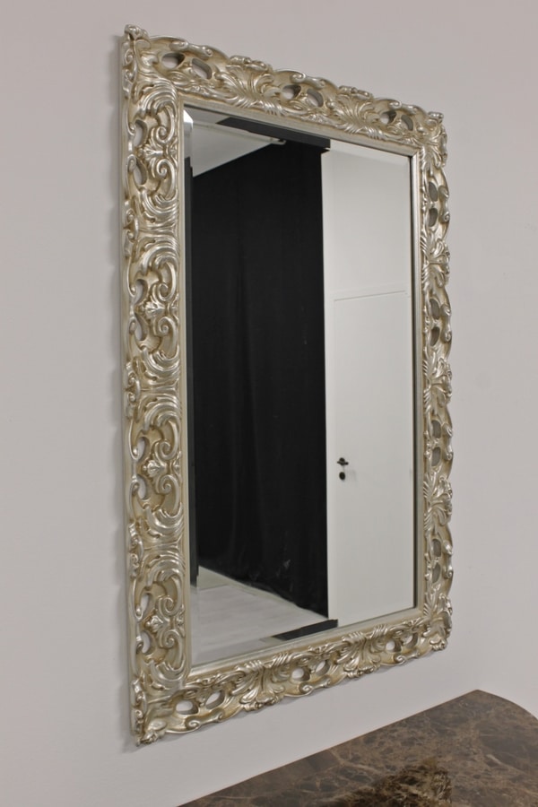 Salice mirror, Finely decorated mirror, light baroque style