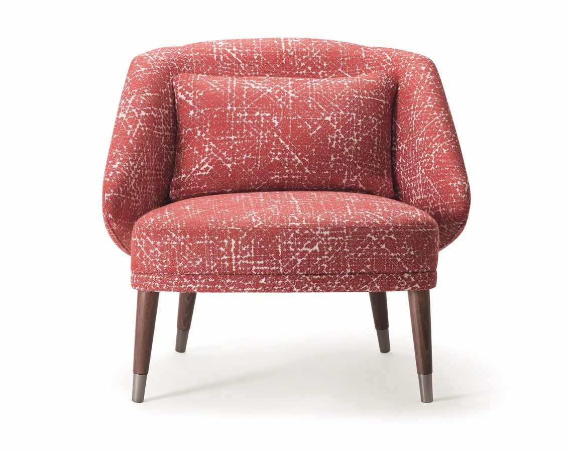 MEG LOUNGE CHAIR 071 P, Cozy upholstered armchair