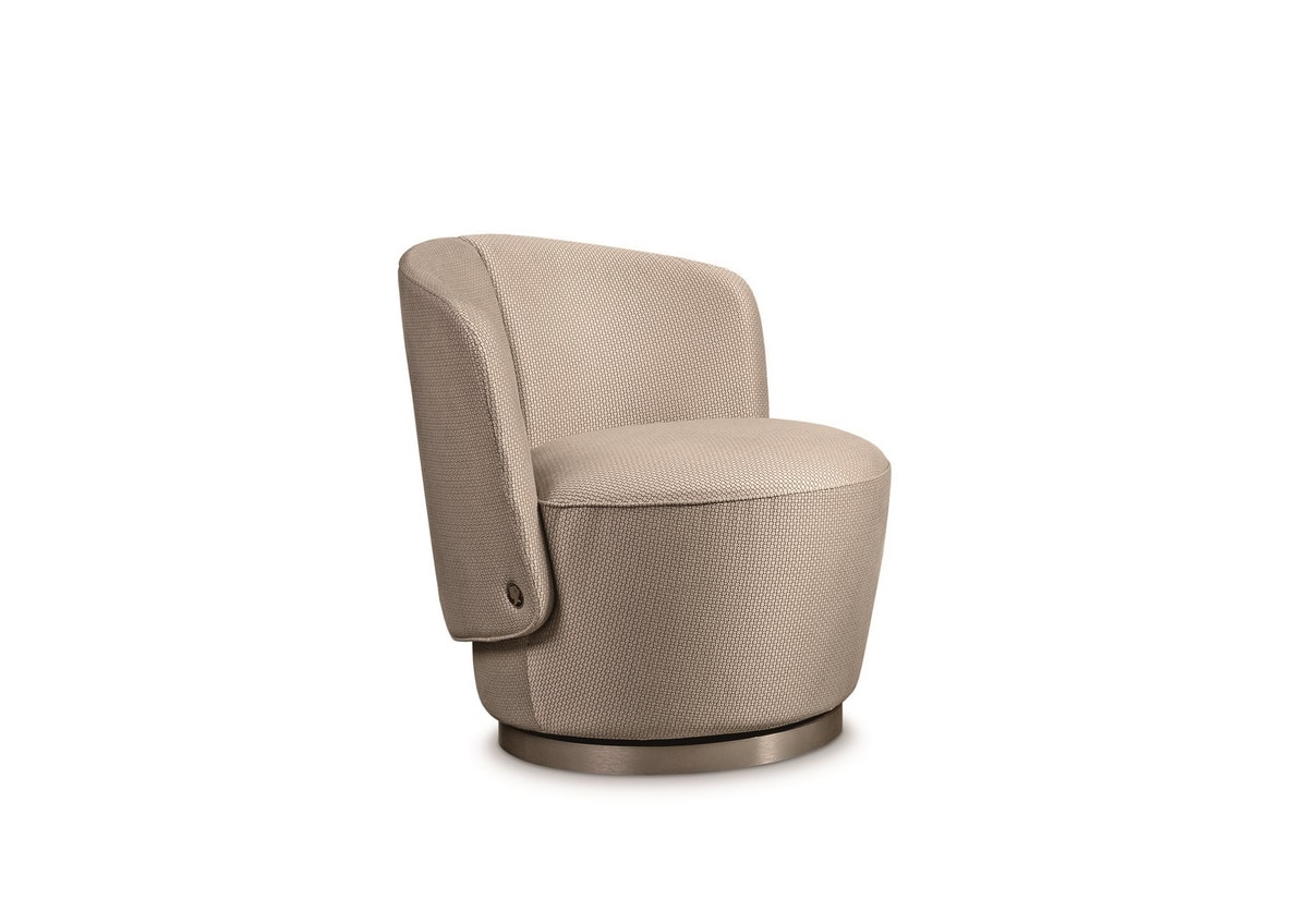 Yvonne, Armchair with soft and enveloping shapes