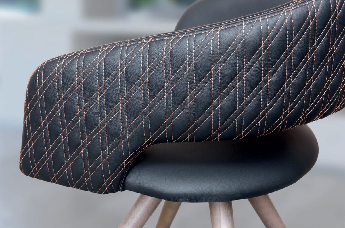 ARENA QUILTED, Enveloping quilted chair