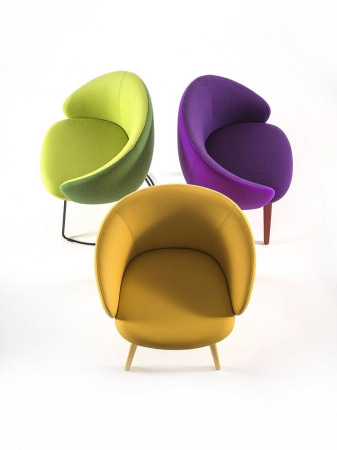 Botero Mignon, Comfortable armchair with wooden legs