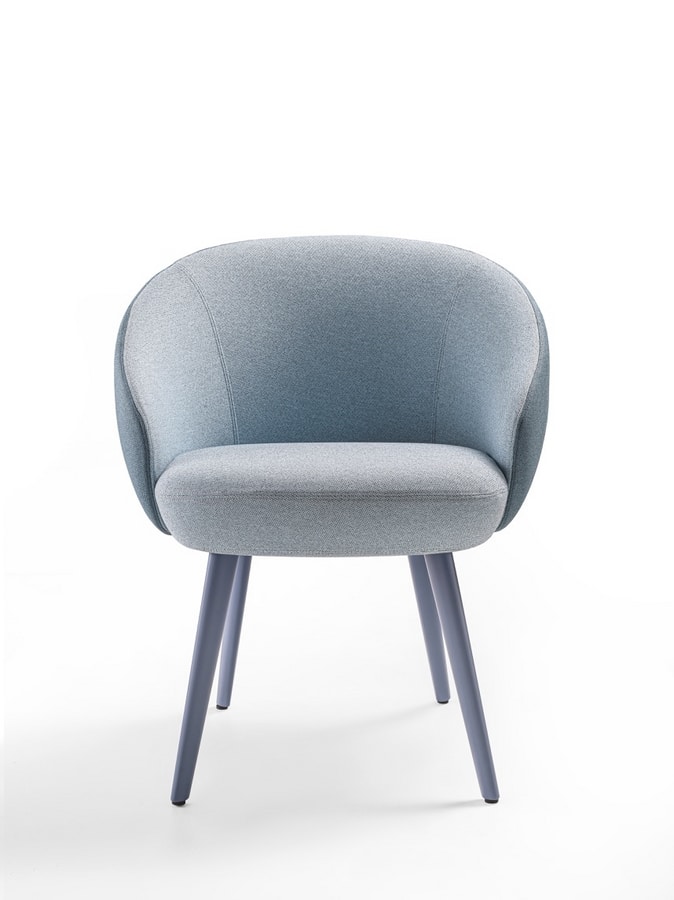 Botero Mignon, Comfortable armchair with wooden legs