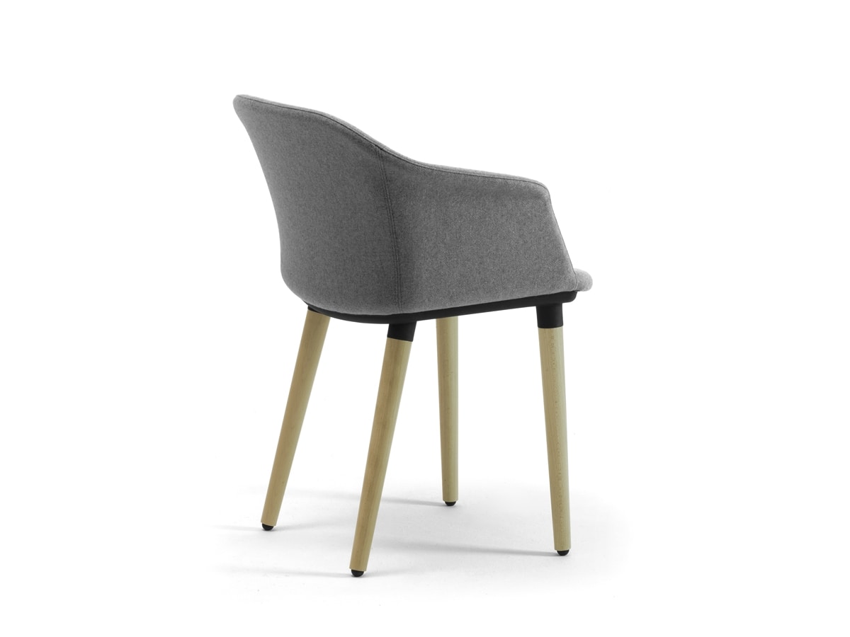 Claire, Armchair with a modern design