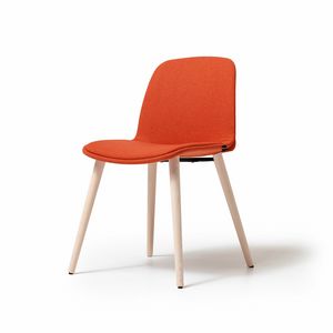 Kire 4 wooden legs, Wooden chair with an essential design