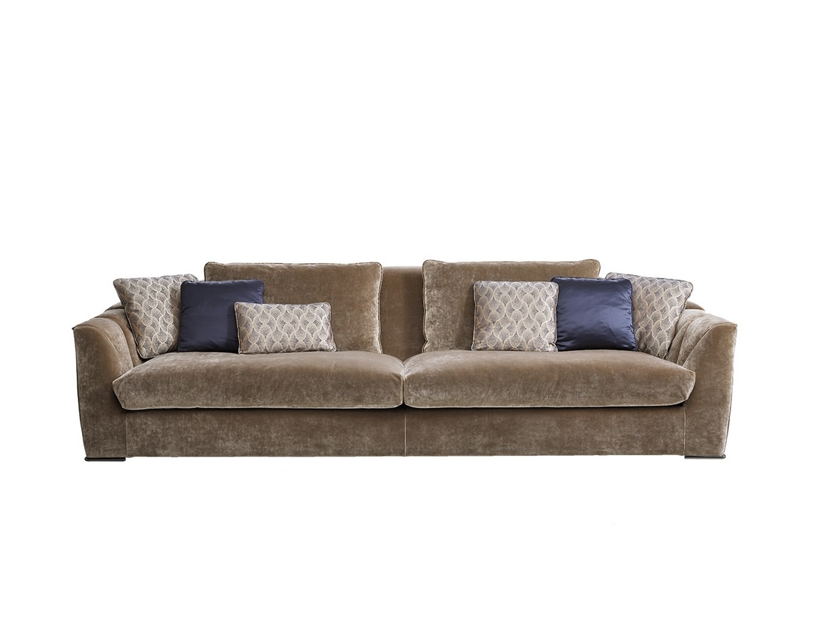Arcadia, Sofa with a curvilinear silhouette