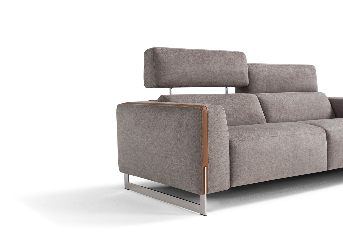 Arona, Sofa with solid and compact volumes