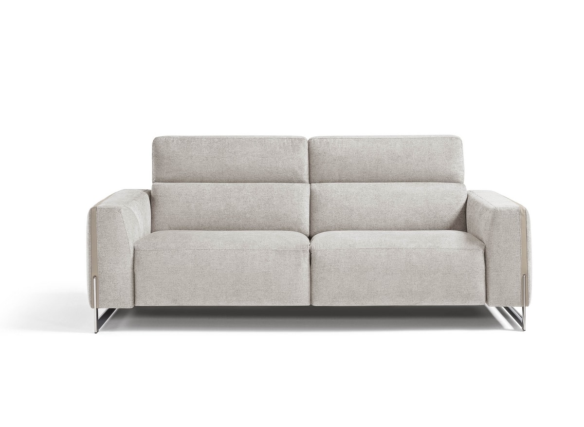 Arona, Sofa with solid and compact volumes