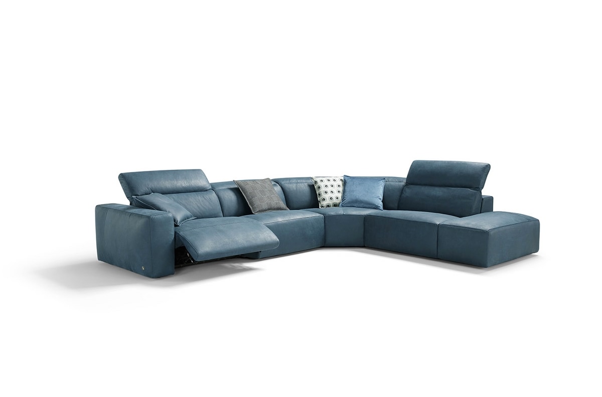 Beverly, Sofa with innovative relaxation functions