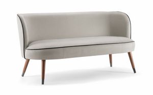 CANDY SOFA 061 D, Small sofa with enveloping lines