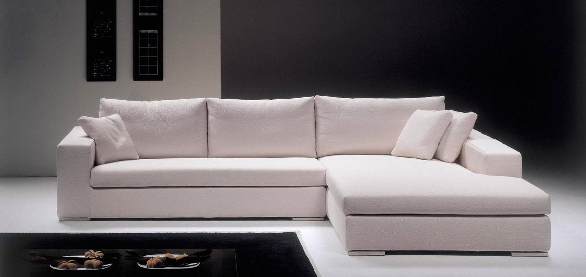 Domino, Sofa with a contemporary design