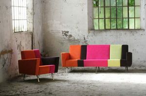 Max 2, Sofa with combination of different colors and patterns