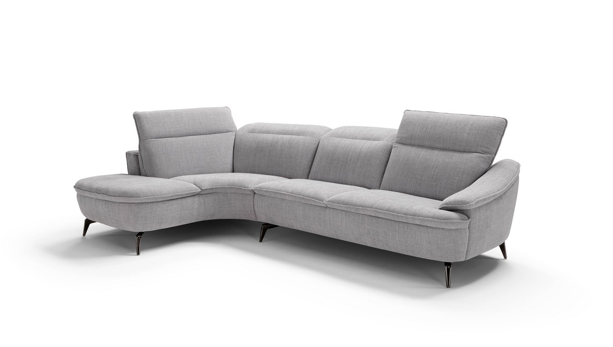 Medea, Sofa with soft lines