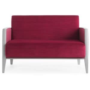 Newport 01851, Very comfortable sofa, polyurethane foam padding