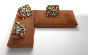 Play, Versatile modular sofa, with a modern design