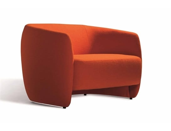 Plum 560S, Modern sofa with rounded shapes