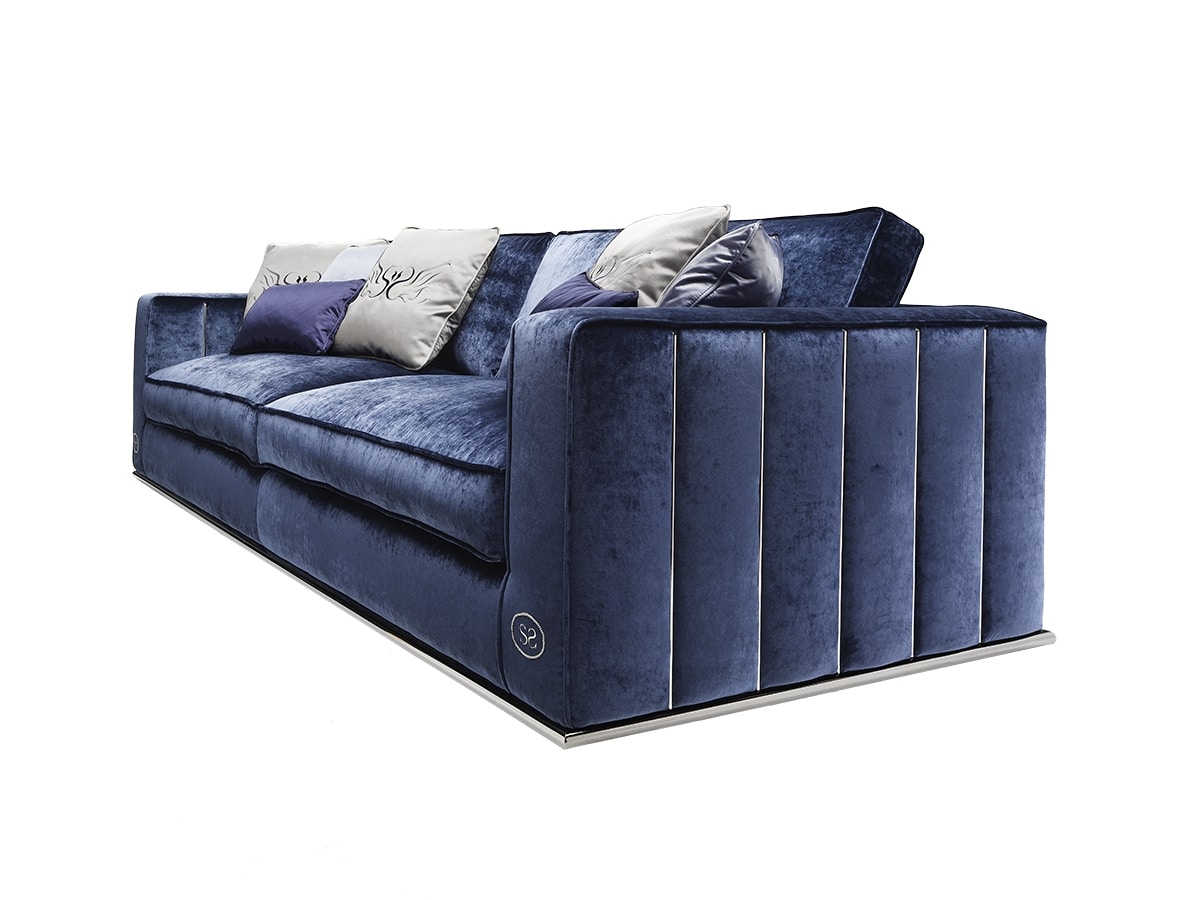 Reflex, Sofa with refined aesthetic details