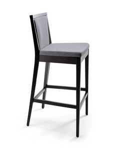 Sara SG, Wooden stool with an essential line