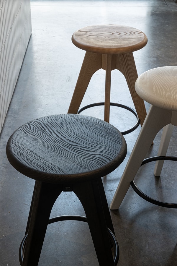 Tommy H61 H76, Stool in wood with round seat