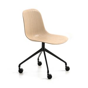 M�ni Wood HO 4, Chair on castors, with 3D veneer shell