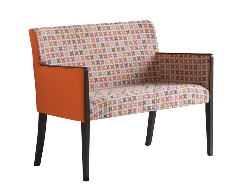 Upholstered love seat in beech, for elegant offices | IDFdesign