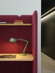 Eden Desk, Operational workstation with sound-absorbing panels