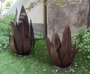 Agave, Decorative metal garden furniture