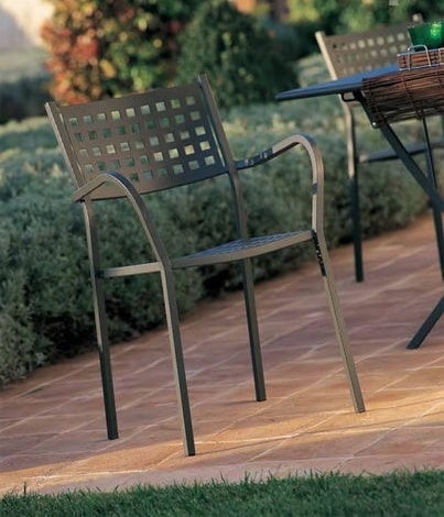 Alice, Outdoor chair with armrests