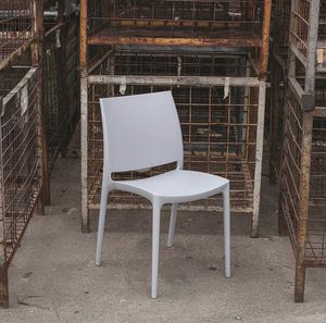 Vesta, Stackable chair for garden