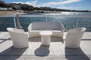 Pine Beach sofa, Outdoor sofa with rounded shapes