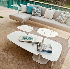 Aikana 216/218 Coffee table, Low outdoor table, in painted aluminum