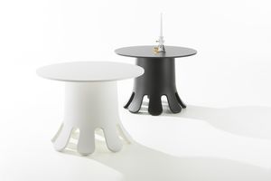 Splash T, Round table for interiors and outdoors