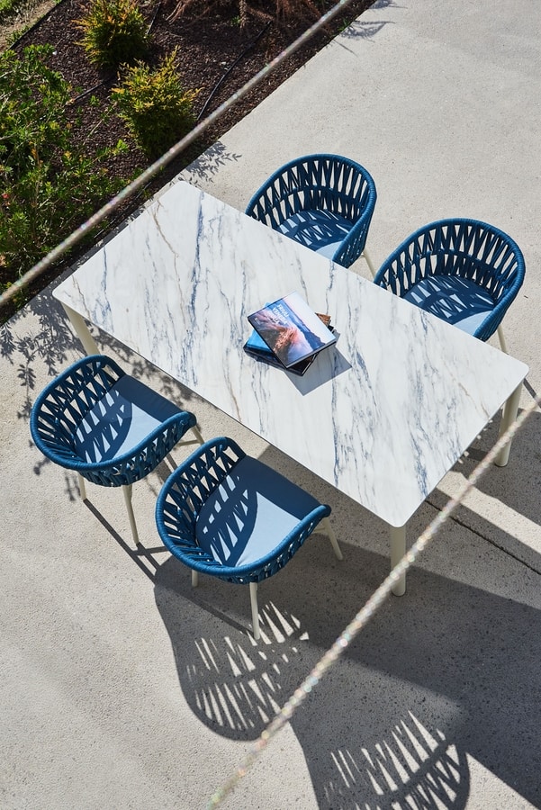 MINERAL, Outdoor table in steel and dekton
