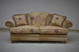Fenice, Classic sofa at a discounted price