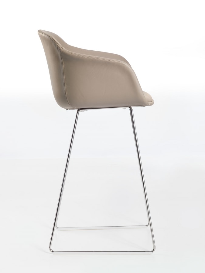 Dame Dress S 68, Upholstered stool, sled base