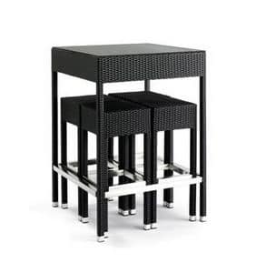 Outdoor set, Woven Barstools and table for outdoor use, glass top