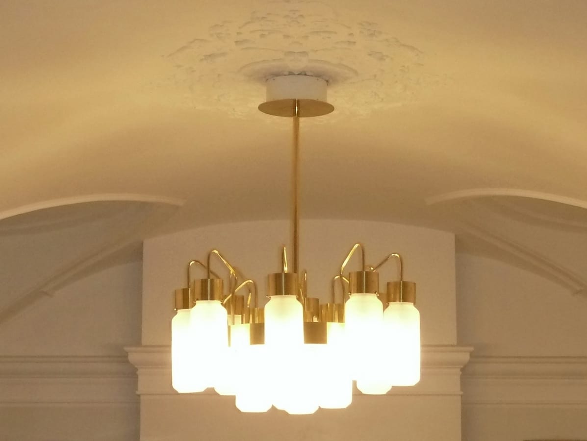 Gold becpoke chandelier, Chandelier ideal for commercial spaces