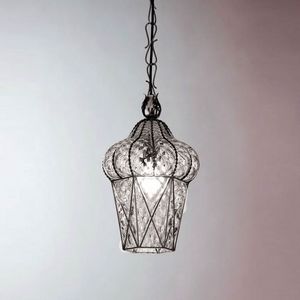 Pendant lamps and chandeliers