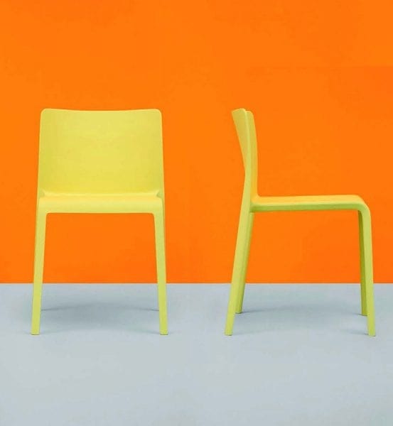 670 Volt, Stackable chair in plastic