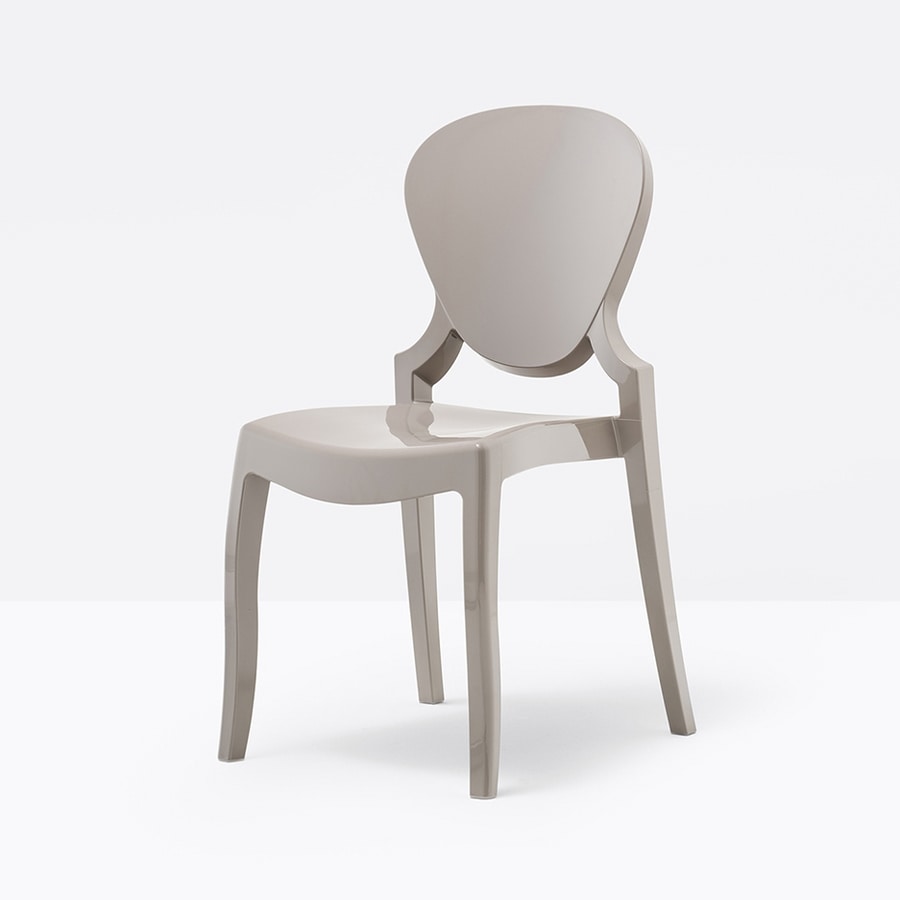 Queen, Chair in transparent or glossy plastic