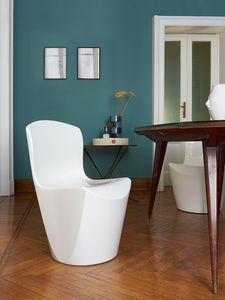 Zoe, Seat with ultra-modern lines and a purified form