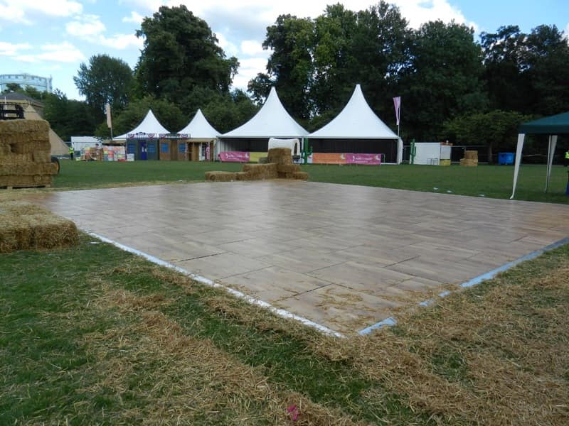 Outfloor, Removable platforms for dance, for outdoor events