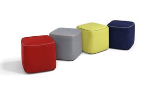Flower, Pouf with reduced dimensions and essential lines