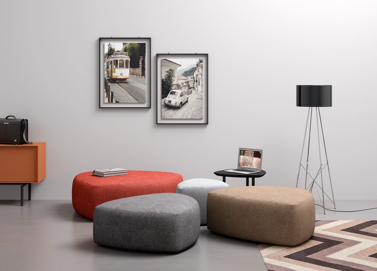 Gogo, Comfortable poufs of various shapes and sizes