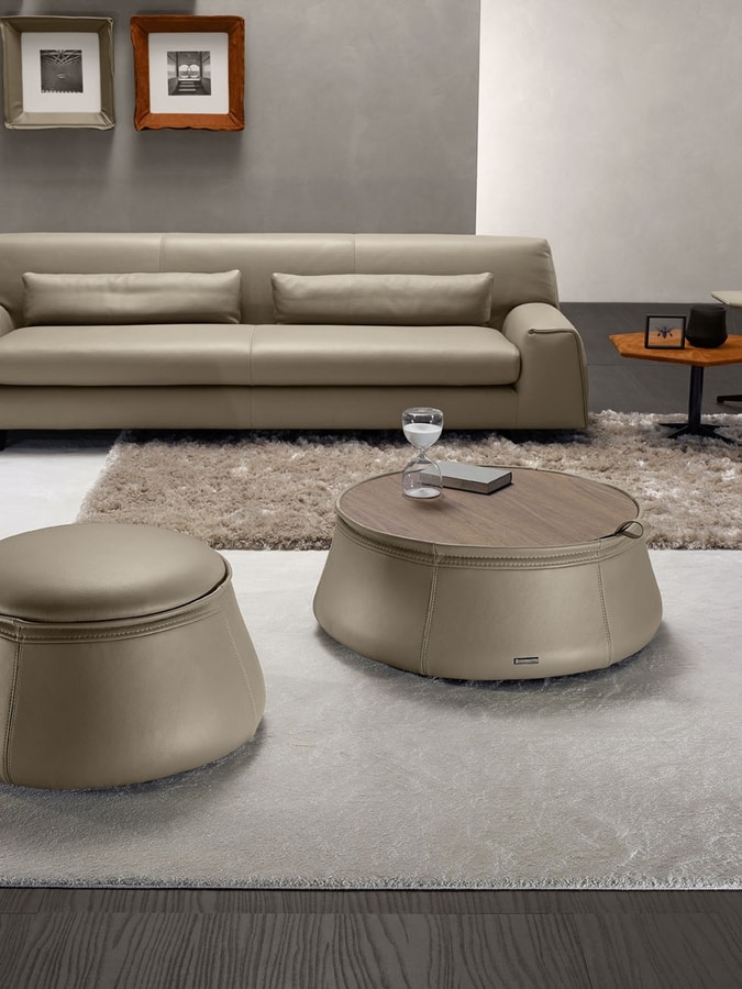 Sak, Round coffee tables and poufs